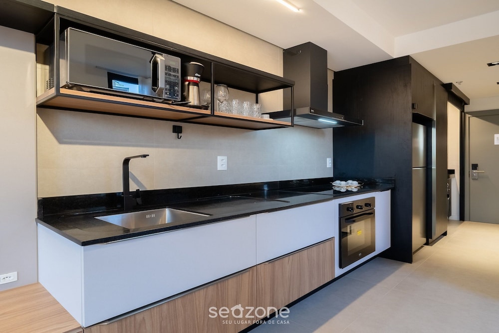 Modern and Fully Equipped Apartments Just Minutes From Lagoa da Conceicao and the Beach - VTD