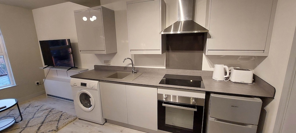 1 Bdr Modern Living in The Old Bank Hse