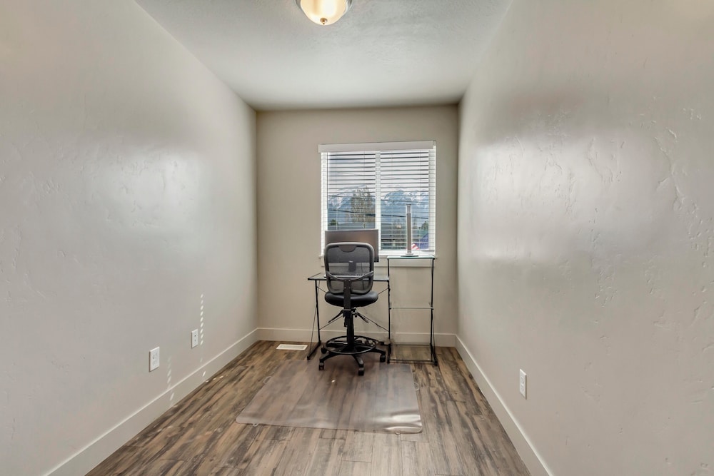 Hill Field Stays by Cloud Dream Homes