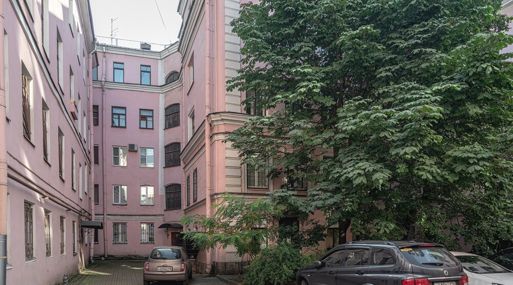 Friends apartment on Stremyannaya