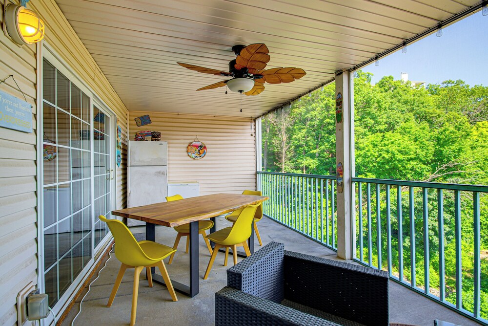 Balcony w/ Marina Views: Lake Ozark Hideaway!