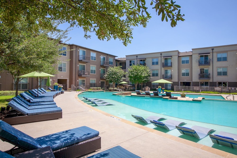 Landing Apartments - North Dallas