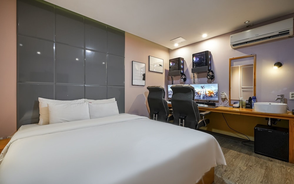hotel room