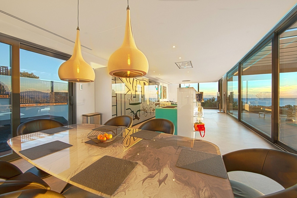 Villa in Marbella With Private Heated Pool