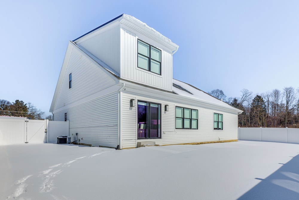 2 Mi to Notre Dame: Spacious Home w/ Private Yard