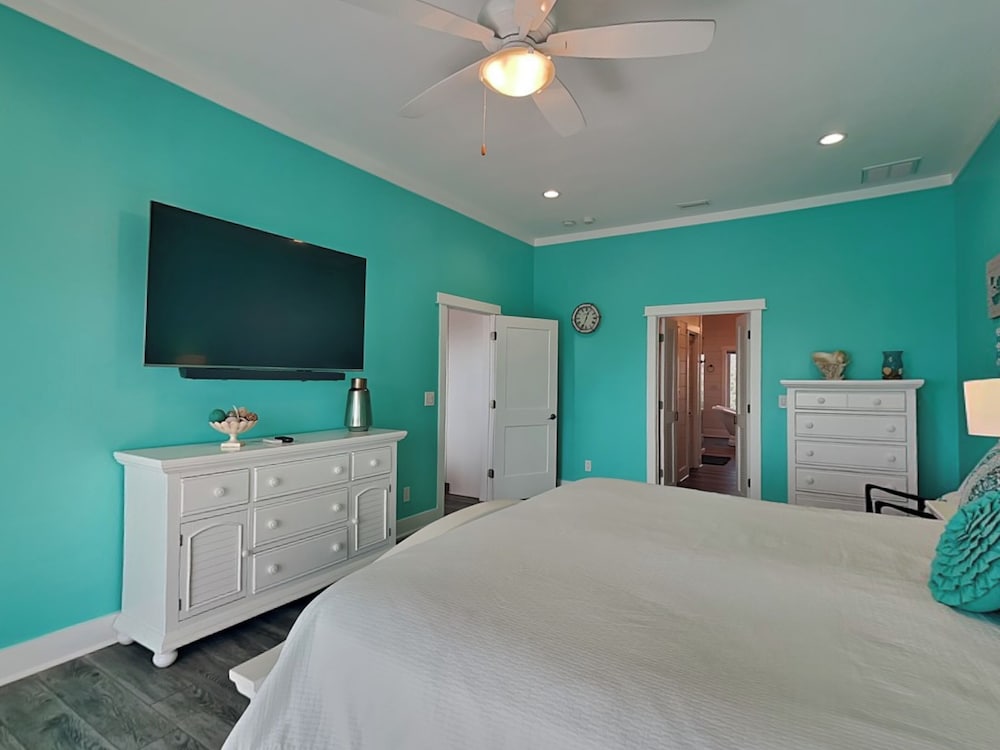 Barefeet Retreat by Southern Vacation Rentals