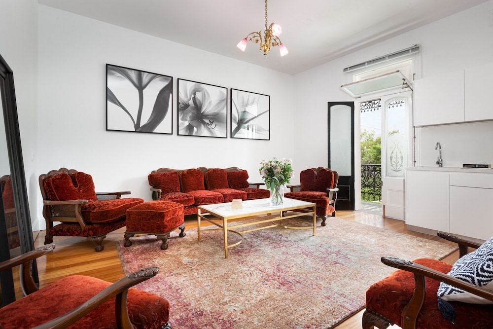 Executive Studio With Patio Near Trains
