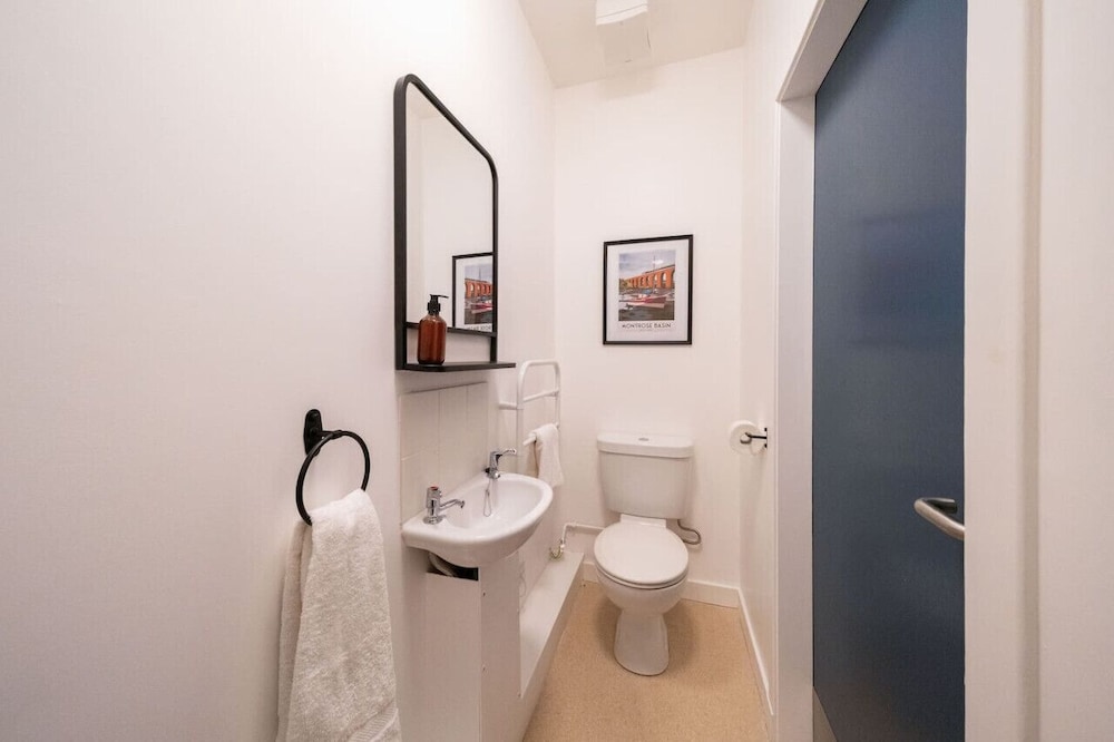 Clova Benmore Apartments
