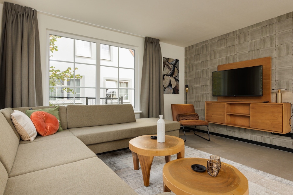 Scenic Villa Retreat With Pets