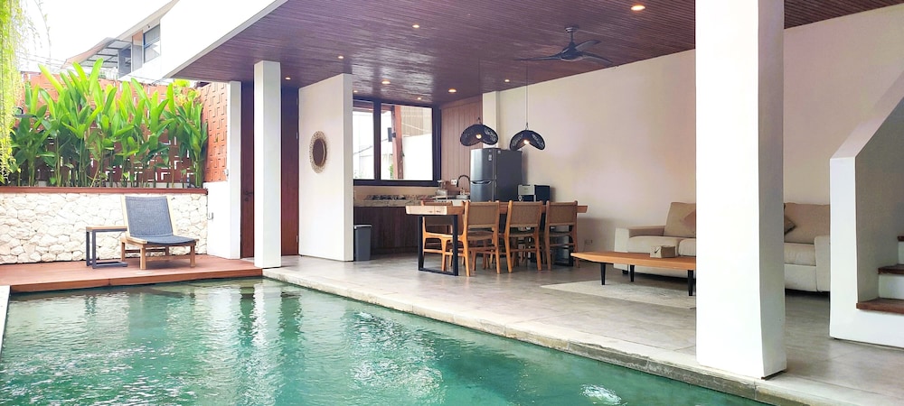Villa Casanaya Pererenan Canggu