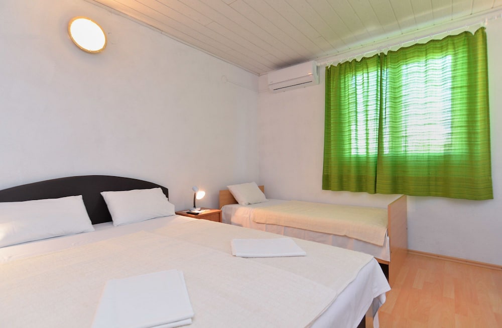 Apartment 1631 view 4