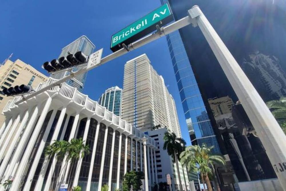 Modern 1-br Condo in Upscale Brickell Locale