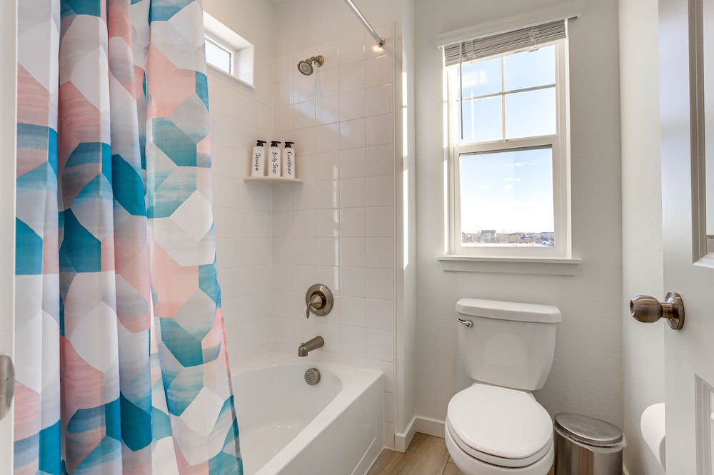 Spacious Commerce City Home: 16 Mi to Denver! - Property Image 6