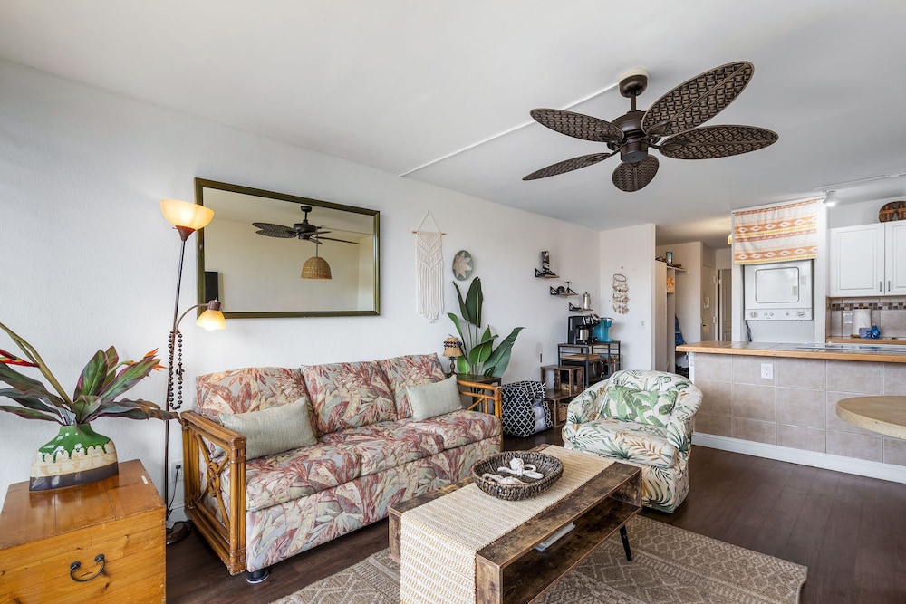 Maui Vista 2-301 - Modern and Bright Renovation in Building 2, No Carpet, AC!
