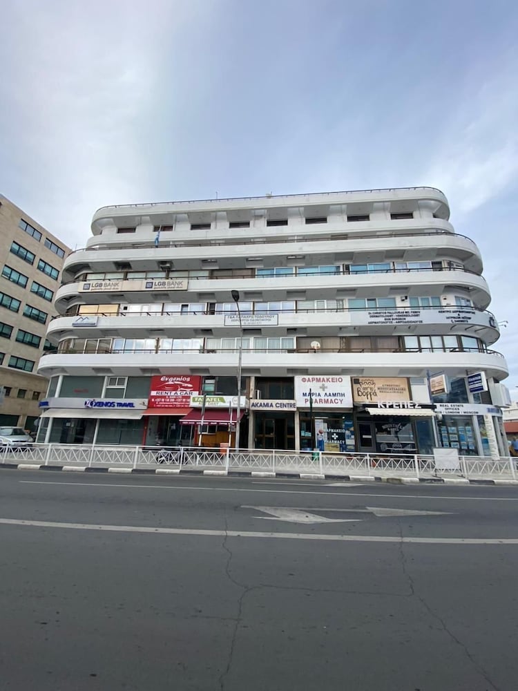 Berries 1-BR Apt in Larnaca