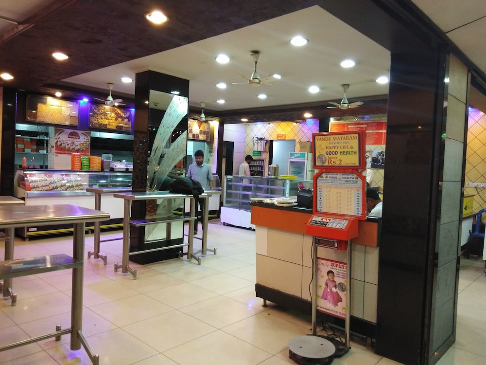 Food & Beverage
