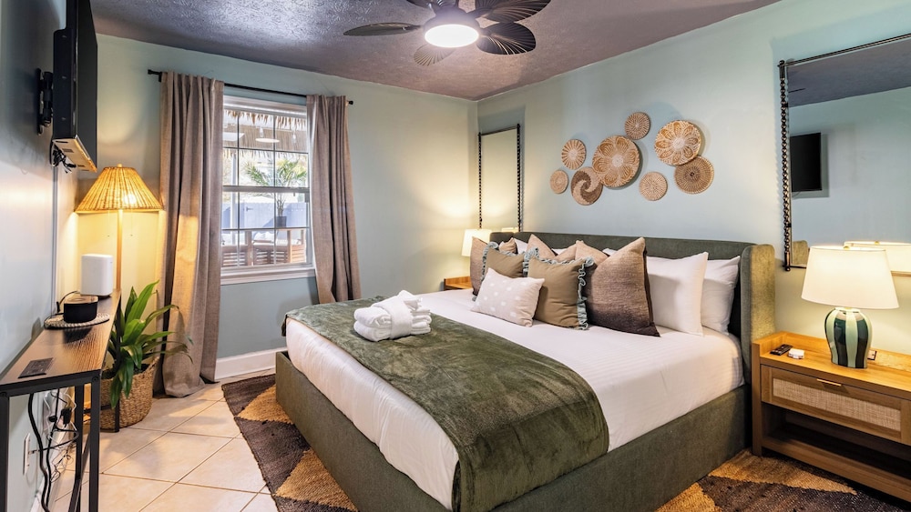 PCB Stay w/ Heated Pool, Hot Tub, Bars, Game Room & Quick Walk to Beach The Jade Oasis by Avantstay