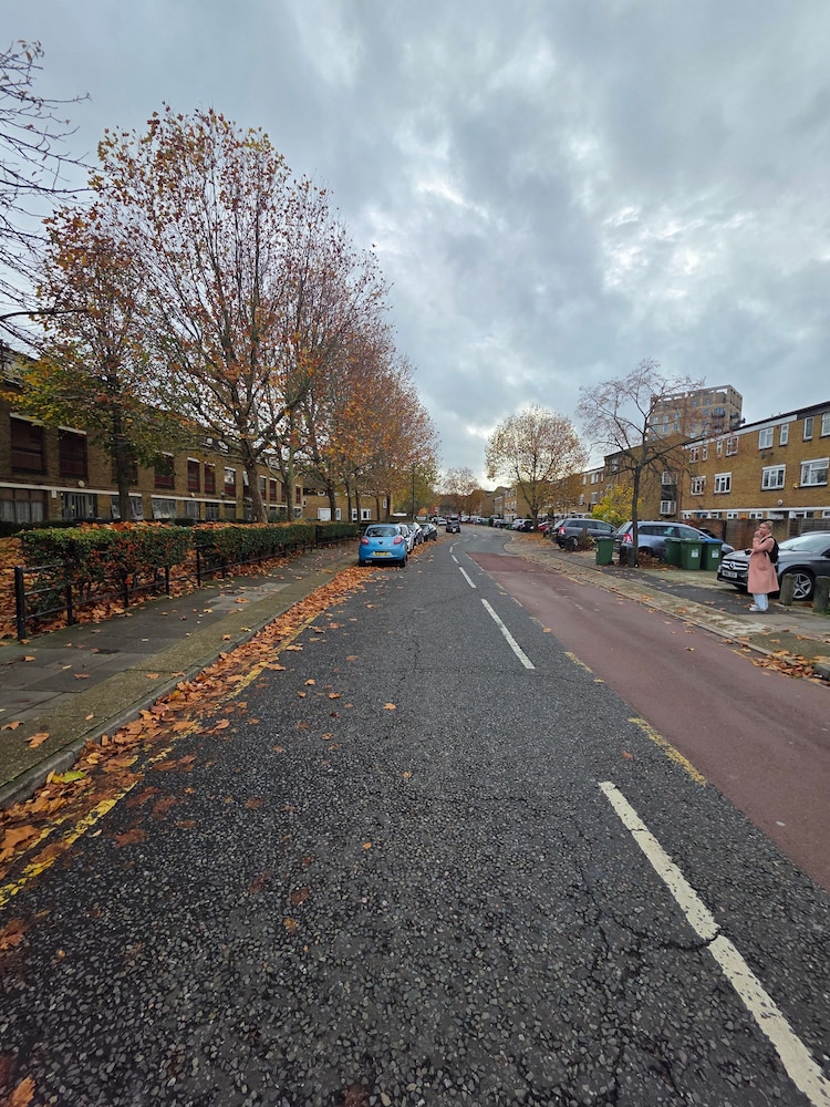 Charming 2 Bedroom Luxurious Home in Thamesmead South East London