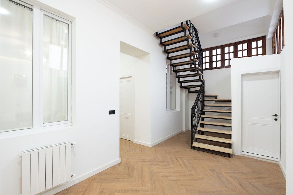 Chic & Modern 4BR Home in Old Tbilisi