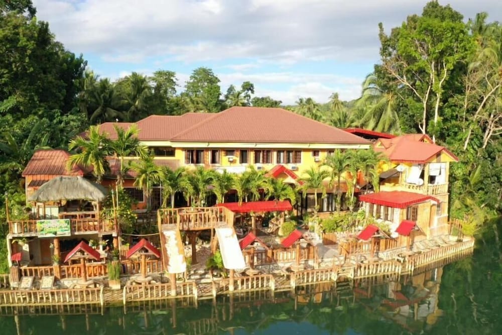 Stefanie Grace Paradise Inn & Restobar