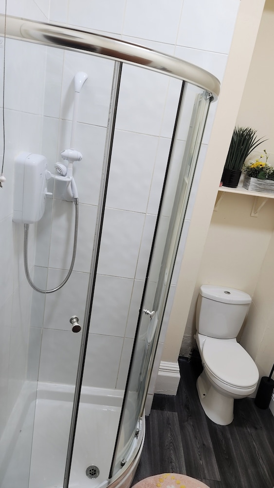 1 Bed - Sleeps 4 - Wolverhampton City Centre