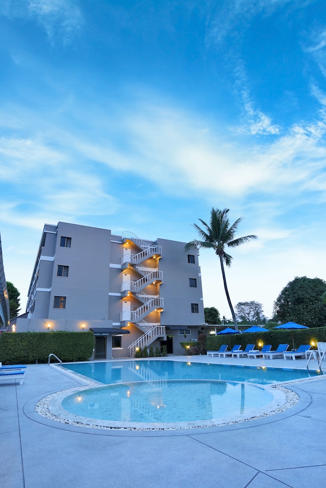 Hotel Pattra Mansion by AKSARA Collection - Image 1