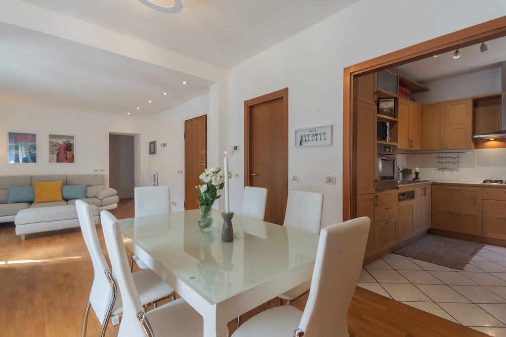 Linda Apartments by Rent all Como