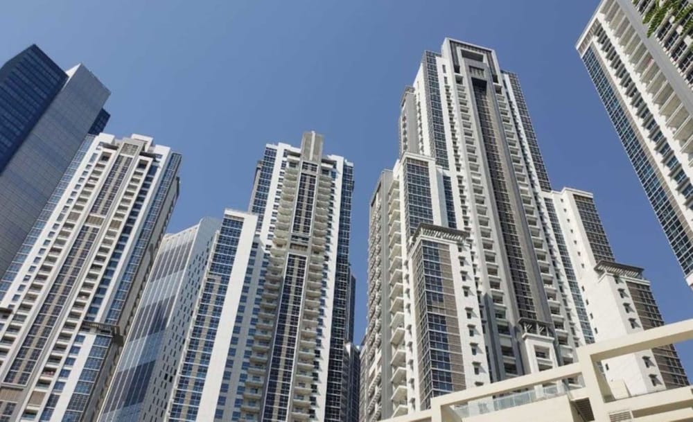 Executive Towers Amazing 1BR Onsite Pool Business bay