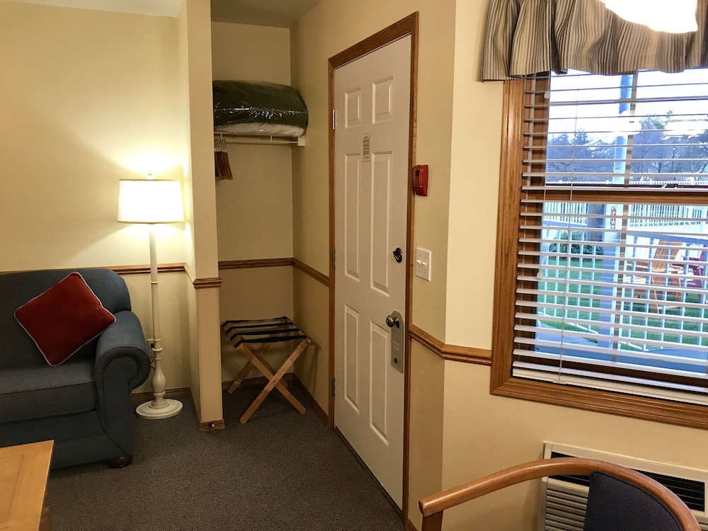 Bay Breeze Resort