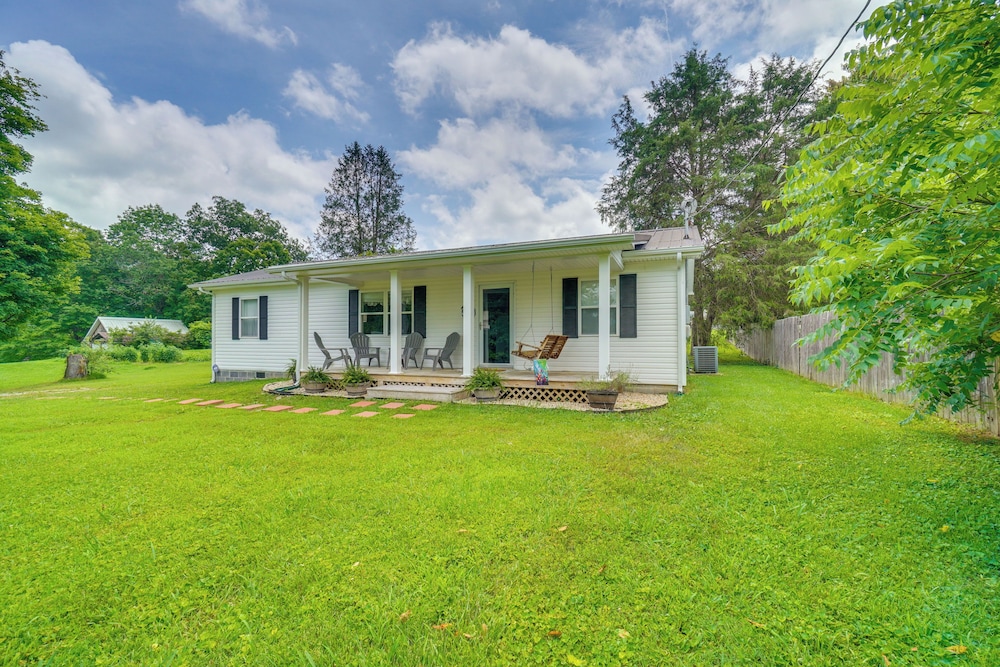 Walk to Marina: Norris Lake Escape w/ Deck + Views