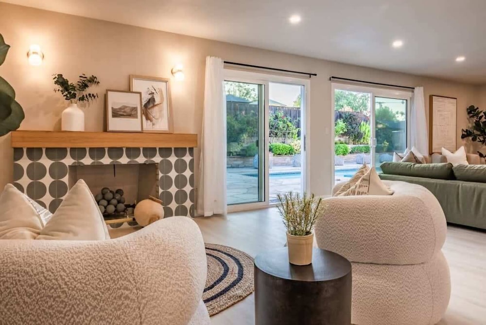 @ Marbella Lane - Vibrant & Chic Designer Home