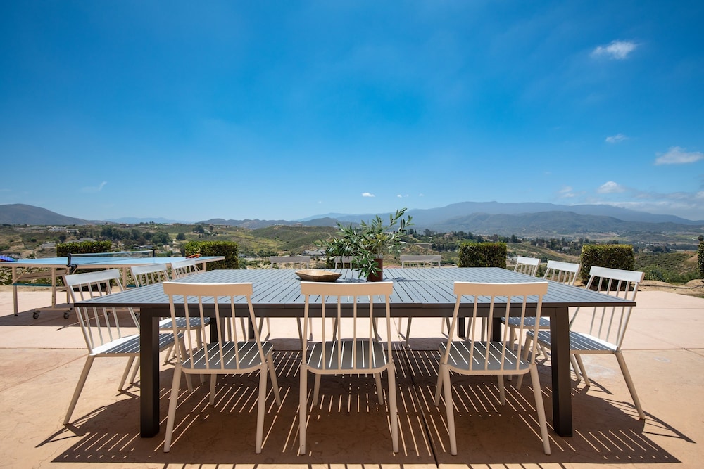 Palazzo Del Sol By Avantstay Breathtaking Home w Mountain Views Hot Tub