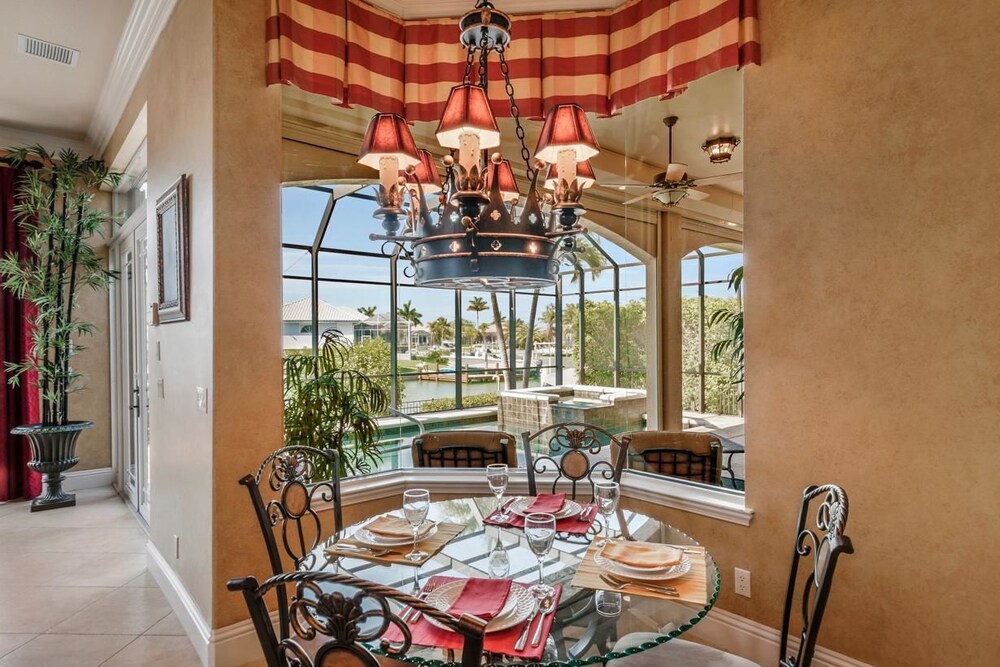 WIN1288 4 Bedroom Holiday Home by Marco Naples Vacation Homes