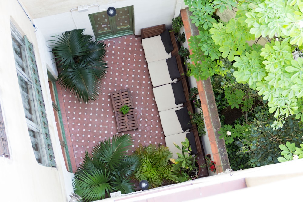 The Central House Barcelona Gracia - Hostel