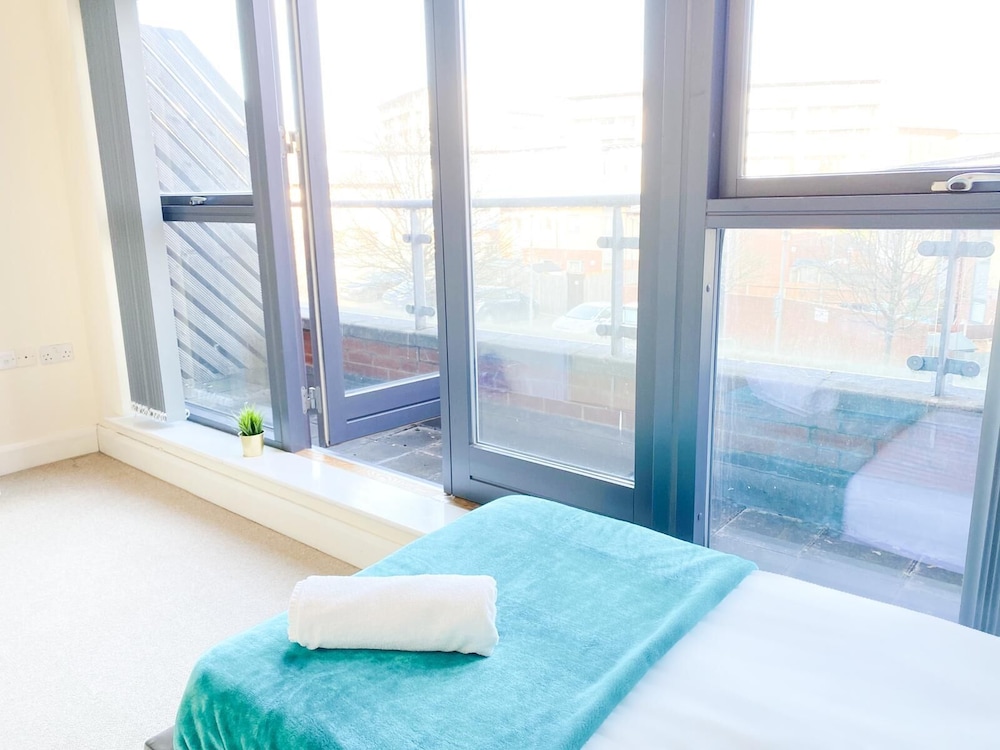 Tudors eSuites 11 Bed House City Centre view 2