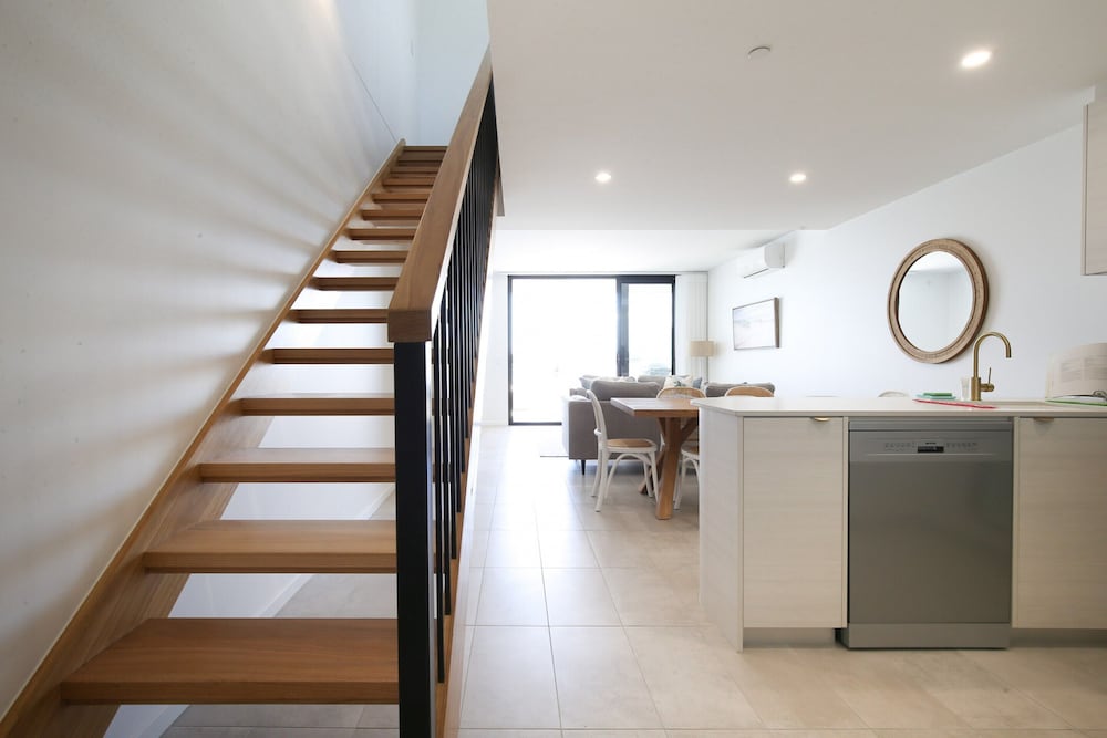 Superb 2-bed Apartment With Scenic Bay Views