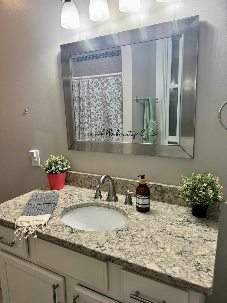 Short North Prime Location Free Parking