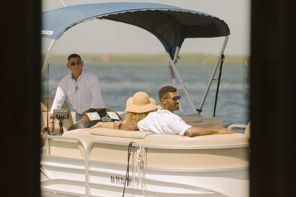 Premium Floating Bungalow by Stay Ombi