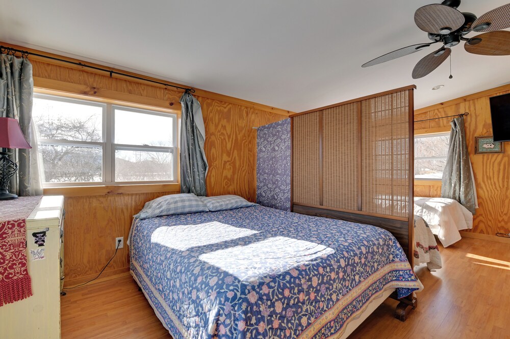 Waterfront Lake George Retreat w/ Shared Dock