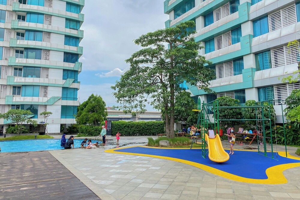 Good Choice And Homey Studio Grand Kamala Lagoon Apartment