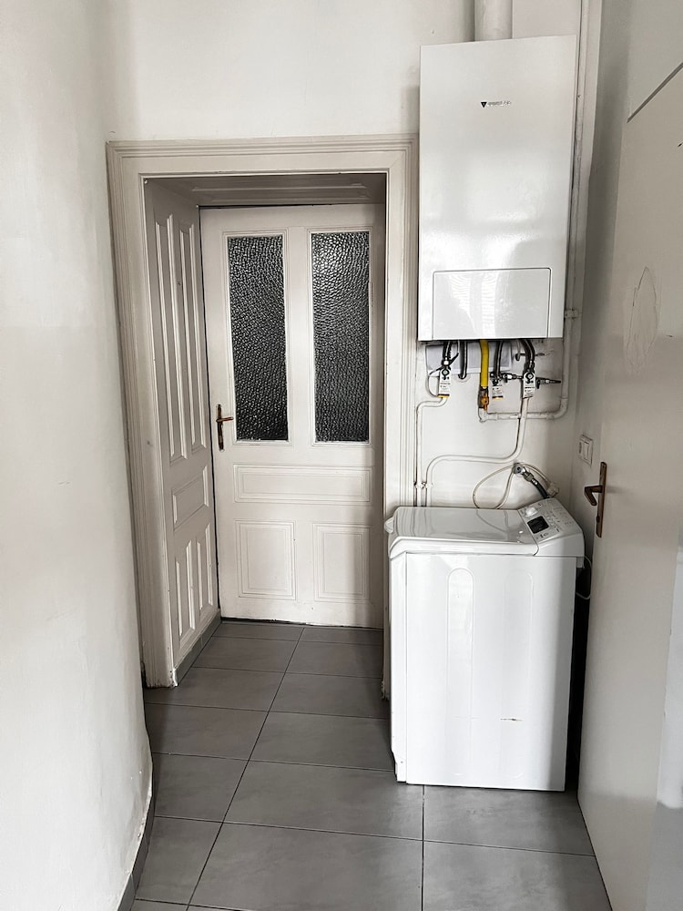 Cozy 2BR Apartment Near Meidling Station