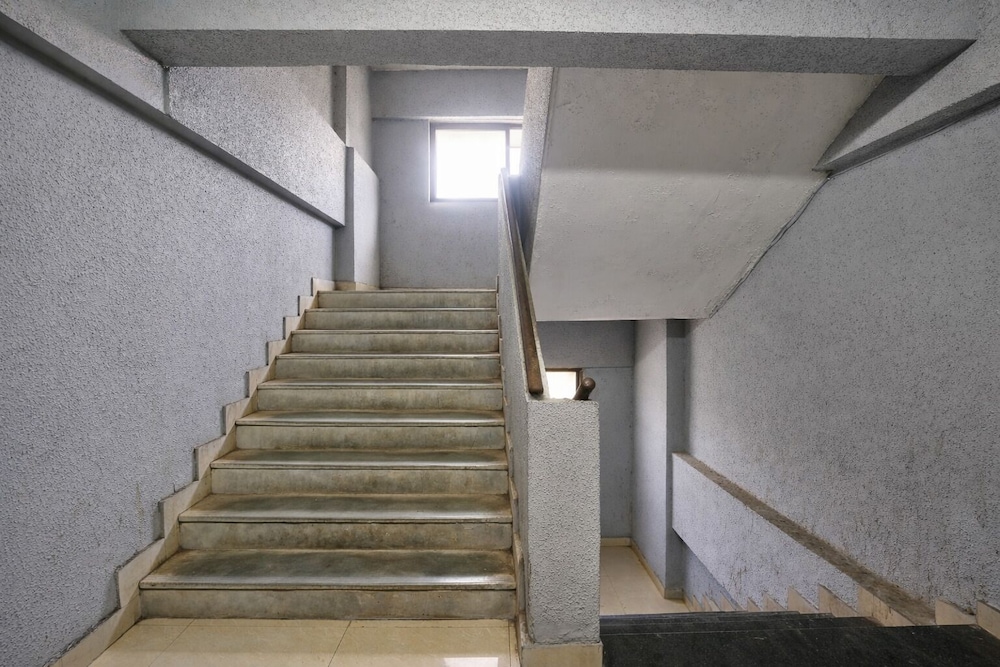 Glitz Hotel Sai Neel