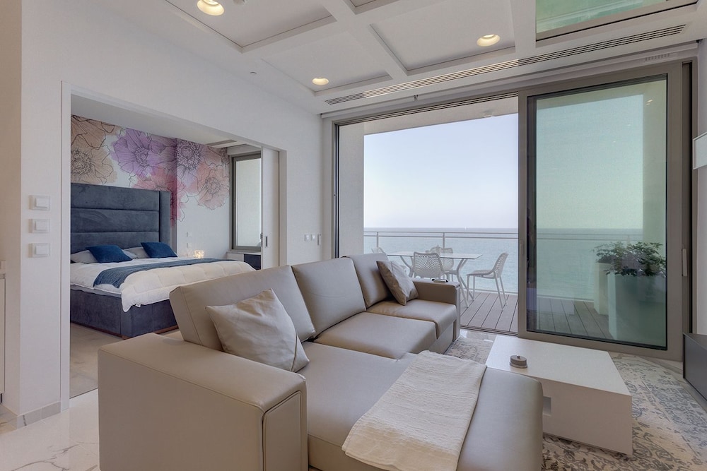 Luxury Apt Ocean Views in Tigne Point, With Pool view 4