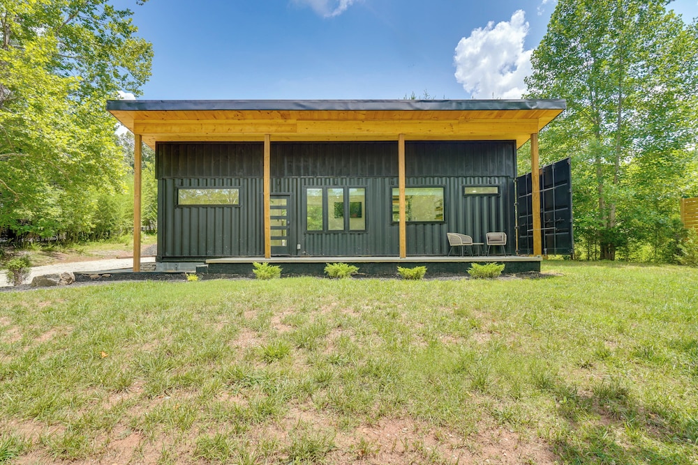Container Cottage Between Knoxville & Sevierville!