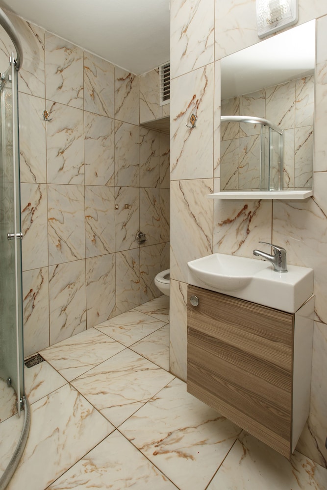Guven Suite House