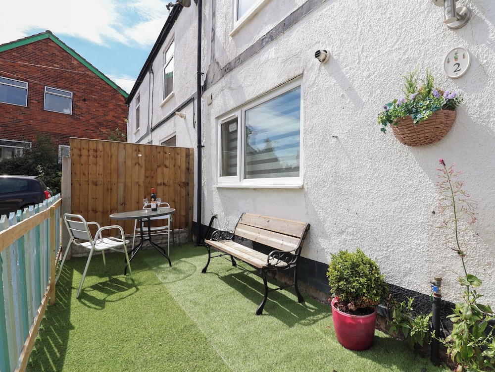 2 Stoneleigh Cottage
