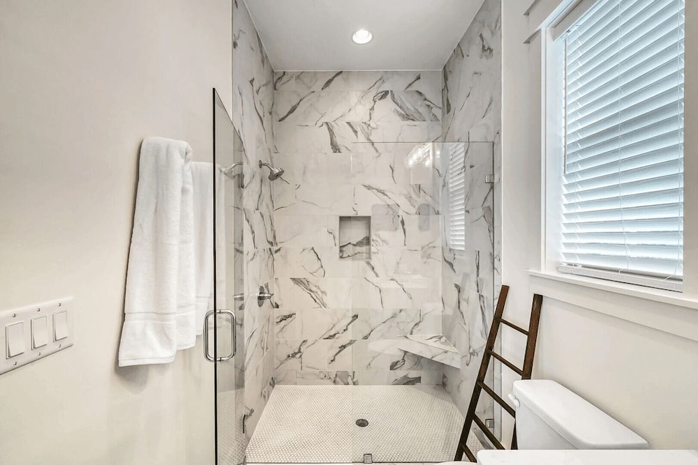 Tranquil Tides by Avantstay Seacrest Pool Access + Bikes