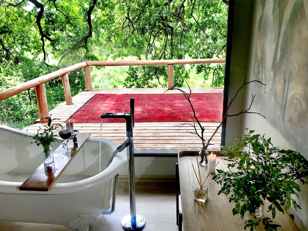 Karongwe - River Safari Lodge