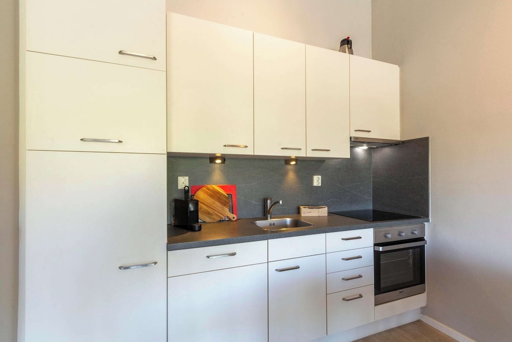 Beach Apartment 35 for 4 Guests, Callanstoog