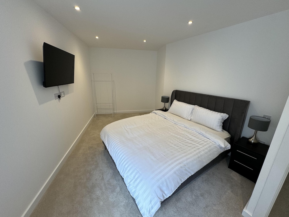 Cosy Modern Townhouse, 5mins to Tube, 02, Excel